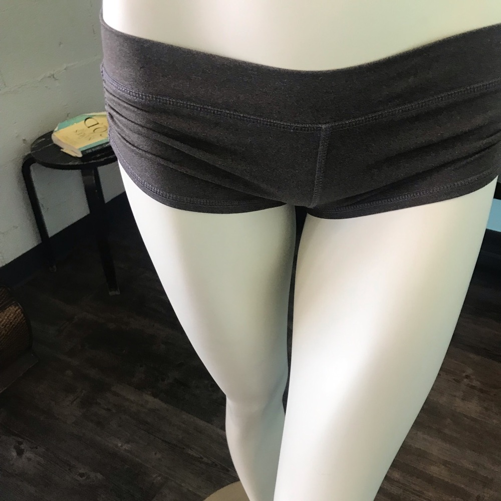 Tonic Taupe Hot Yoga Gather Shorts